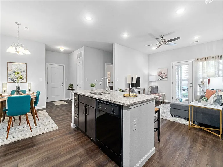 Highview Pointe — Photo 13