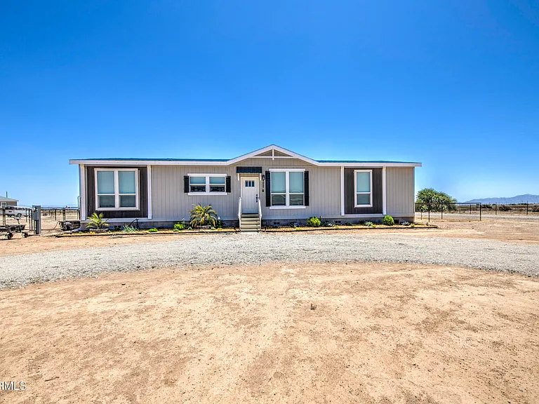4057 N Solar St — Photo 8