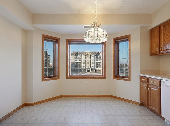 4th image of 14100 S Sheffield Dr APT 204