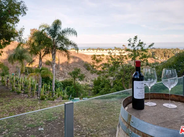 28907 Wight Rd, Malibu, CA 90265