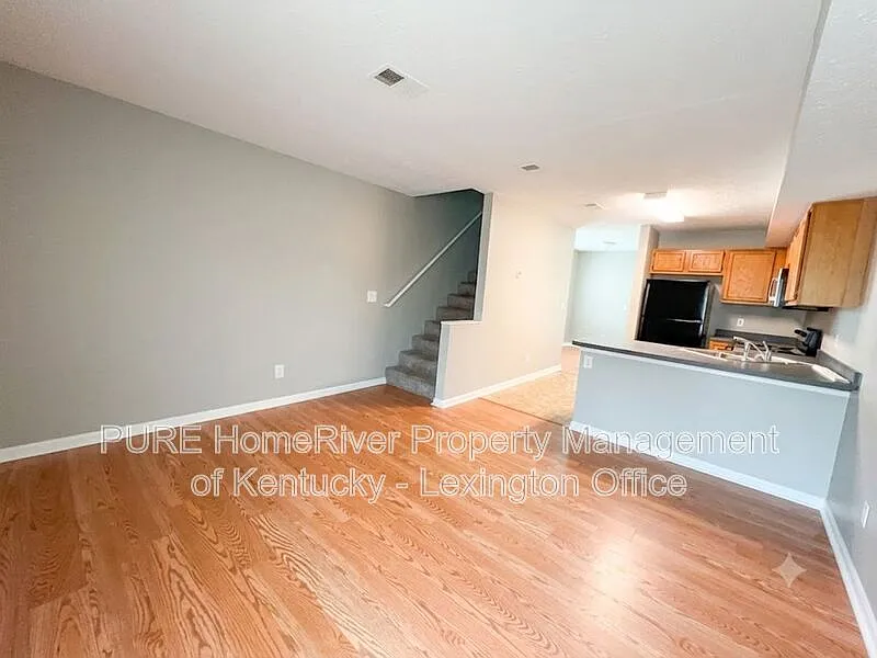 3 bed, 2.0 bath, 1232 sqft, $1,395 — Photo 3