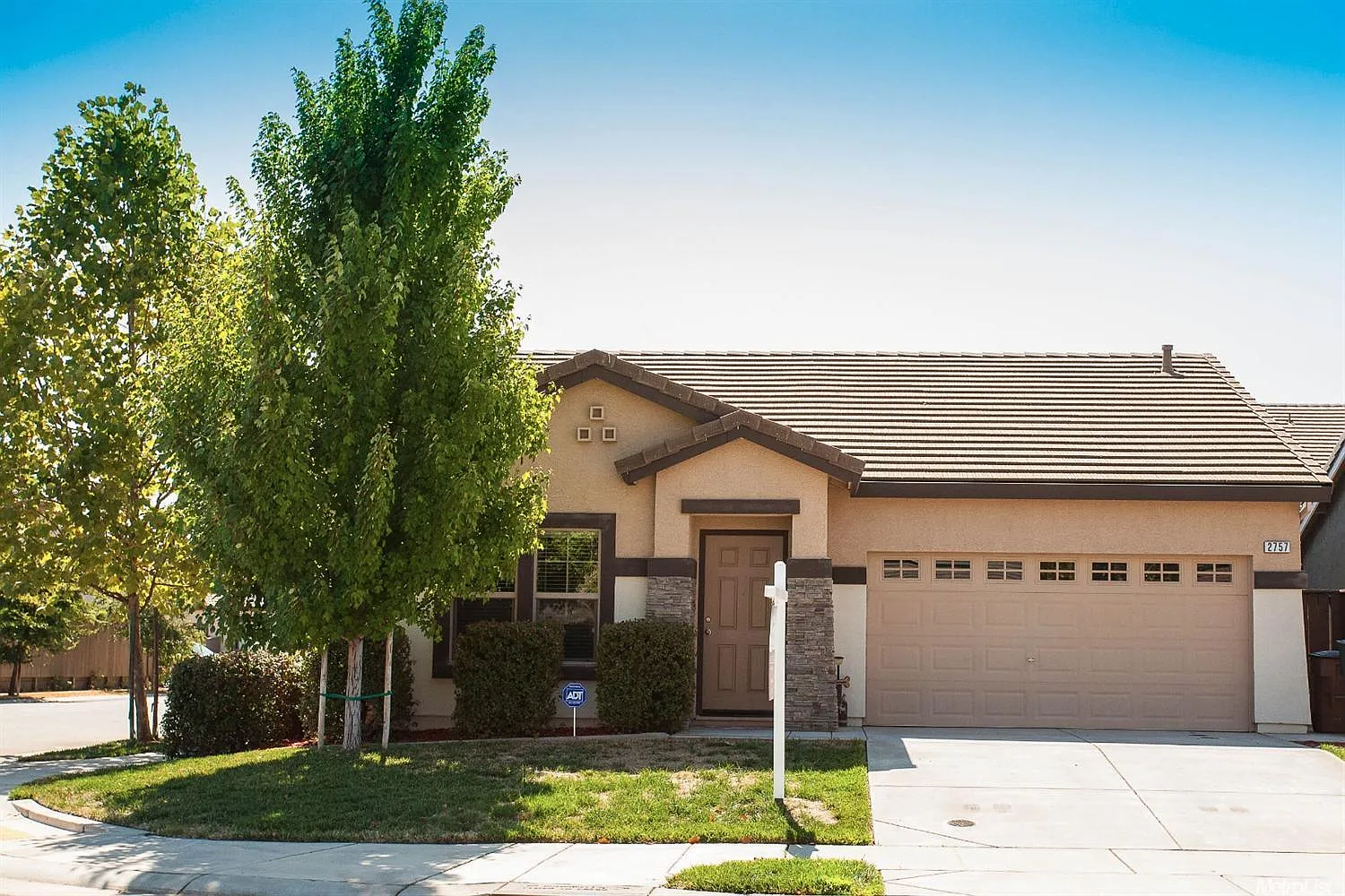 2757 Lindbergh Ln photo 1
