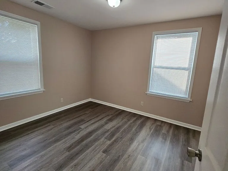 1947 Clovia Ln — Photo 12