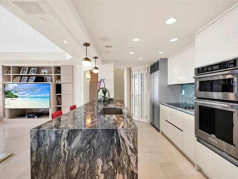 1500 Ocean Dr #1005 — Photo 9