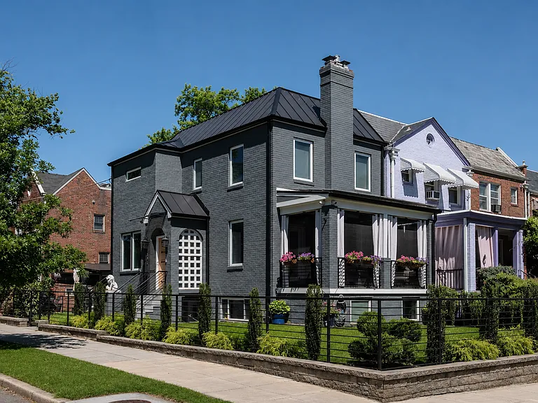 301 Gallatin St NW — Photo 2