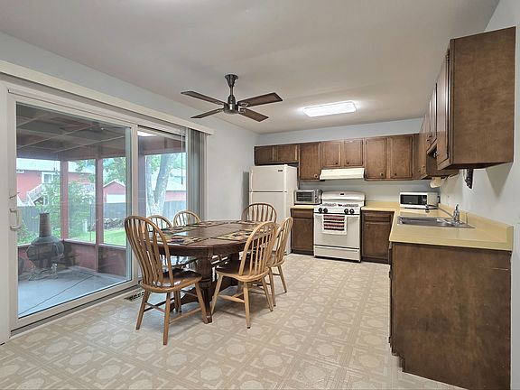 2nd image of 20162 S Jonquil Ln