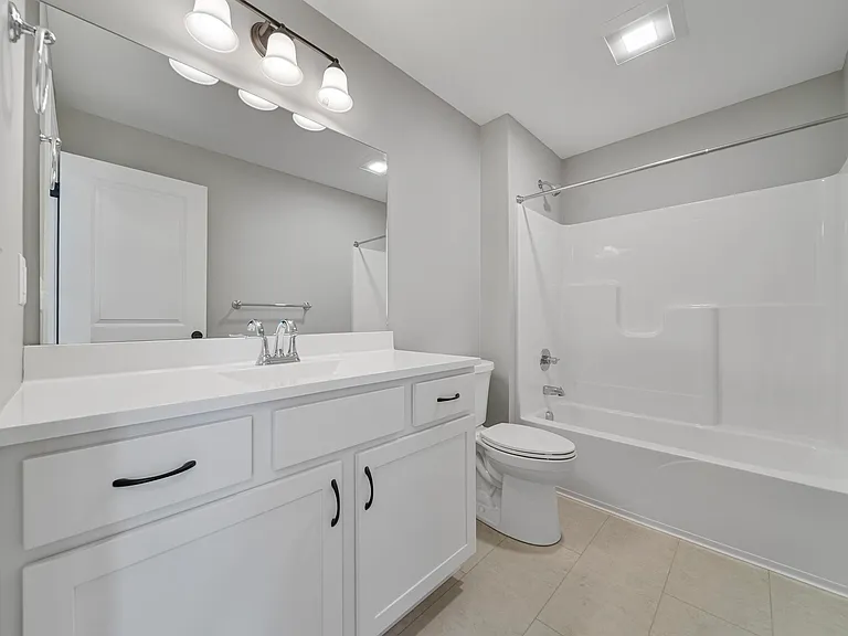 136 S Main St #B — Photo 11