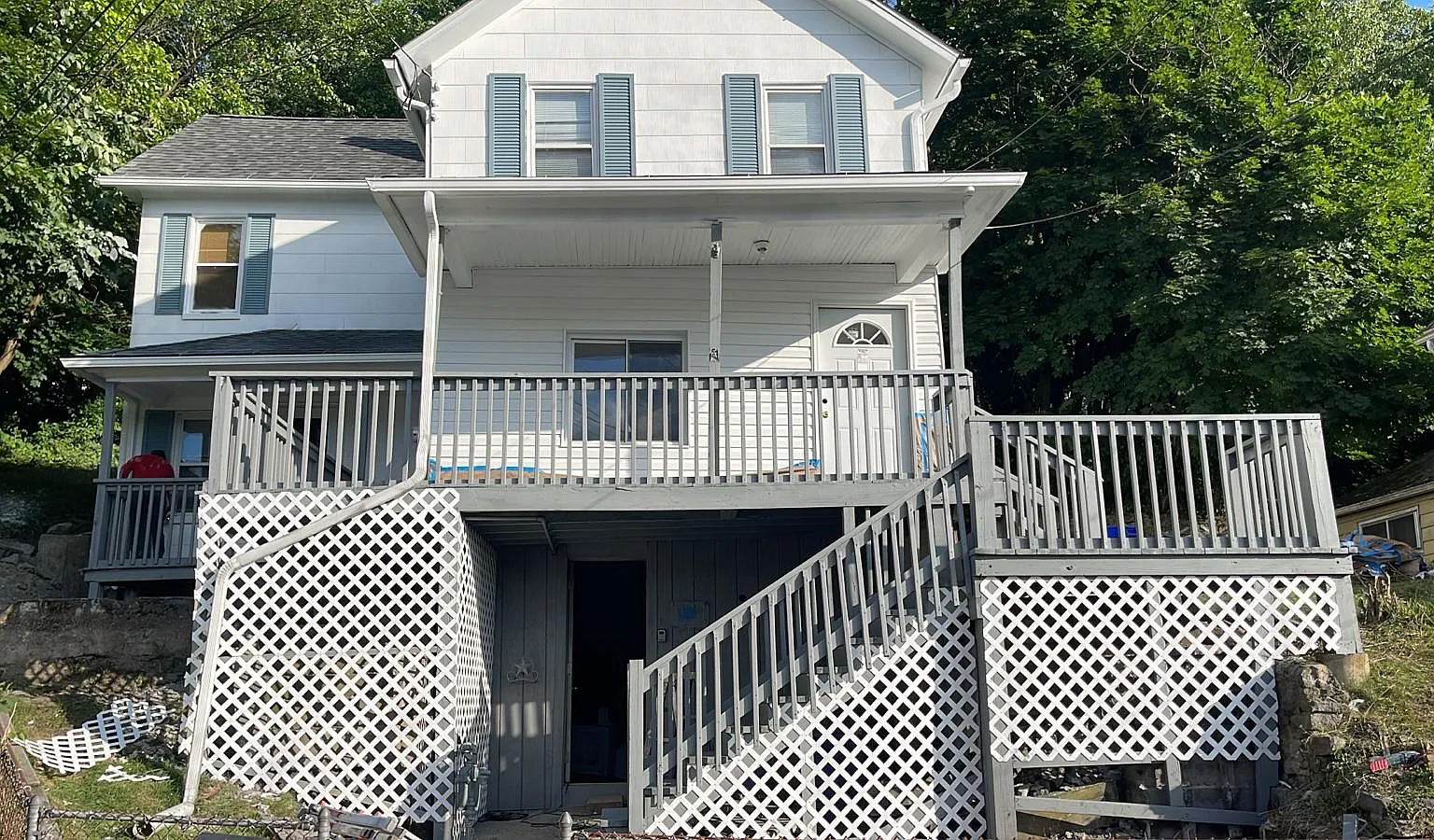 3 bed, 1820 sqft, $1,350 — Photo 1
