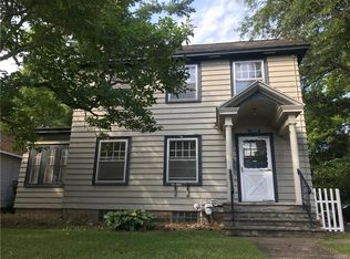 1108 Valley Dr, Syracuse, NY 13207