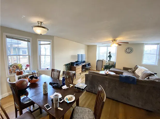 5 bed, 9999 sqft, $8,500 — Photo 2