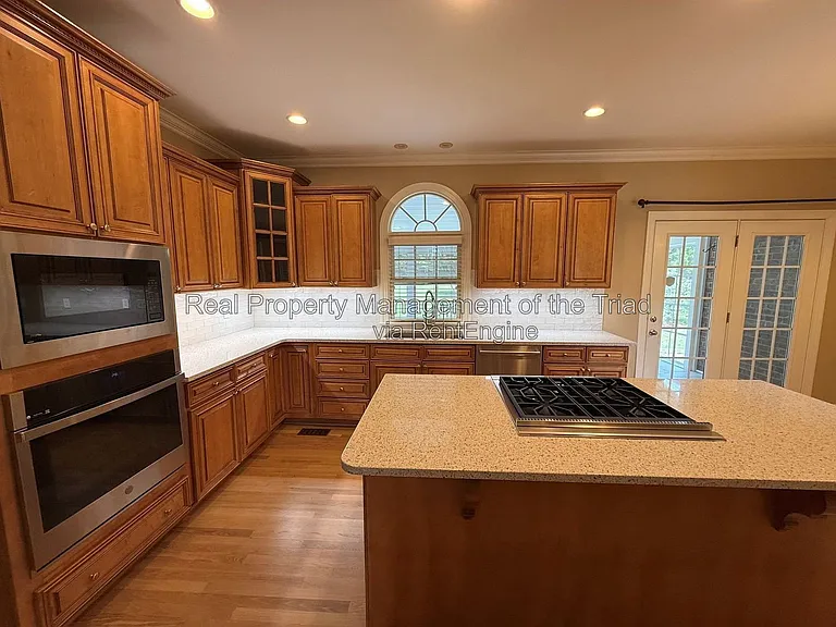 1016 Longhorn Ct — Photo 8