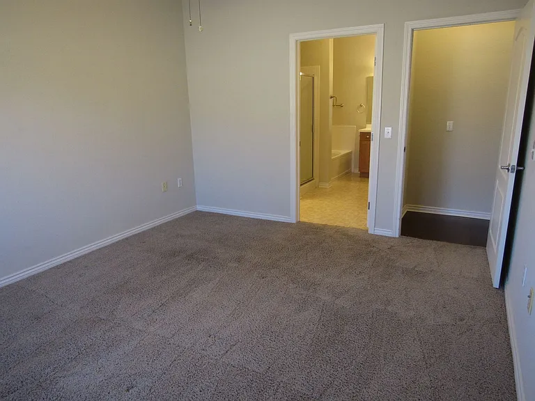 3601 E 103rd Cir #B13 — Photo 9