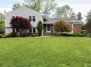 24 Clive Hills Rd, Edison, NJ 08820