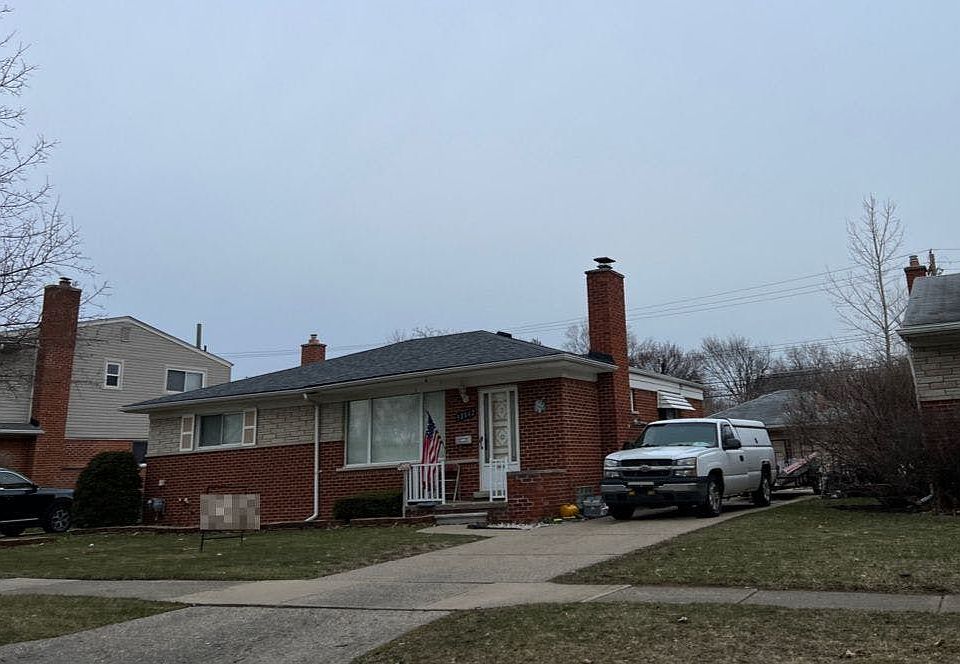 1st image of 32042 Bretton St