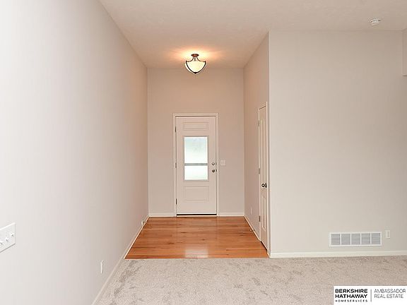 2nd image of 130 Broken Arrow Cir