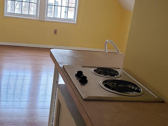 Stove top, there is no oven in this unit.