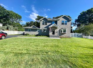 12 Rack Ln, East Setauket, NY 11733