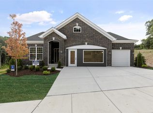 790 Fox Creek Dr, Fenton, MO 63026