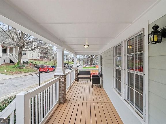 5th image of 802 Welch St SW