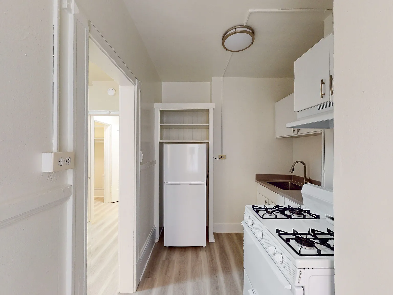 418 Ellis St — Photo 4