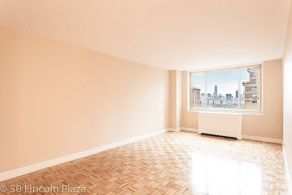 1st image of 30 W 63rd St APT 14R