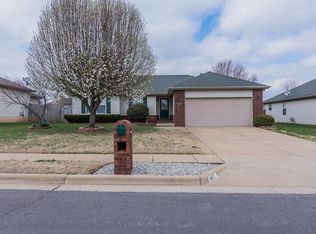 4827 W University St, Springfield, MO 65802