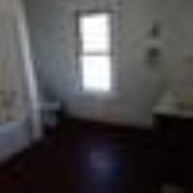 2nd image of 424 Arlington Ave NW