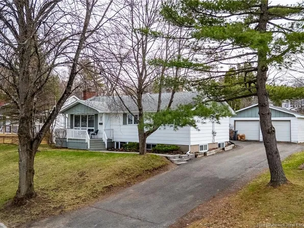 452 Pederson Cres, Fredericton, NB E3B 2Z2