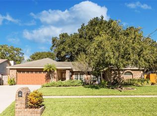 522 Pinewalk Dr, Brandon, FL 33510