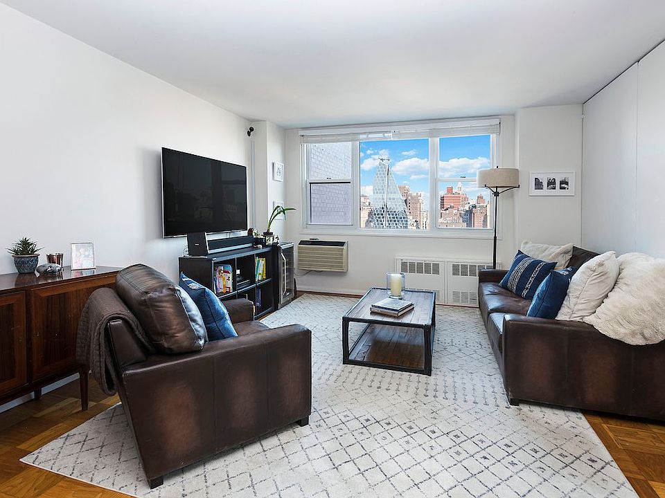 1st image of 61 7th Ave #19B