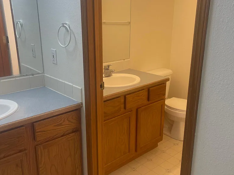 1420 S Skyline Dr — Photo 13