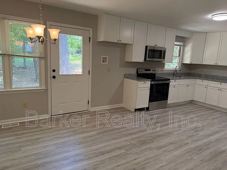 12019 Holmes Hollow Rd — Photo 5
