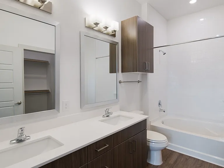 Augusta Flats — Photo 18