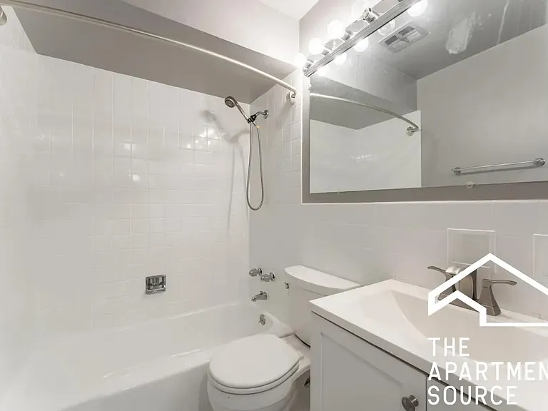 661 W Grace St #417 — Photo 7