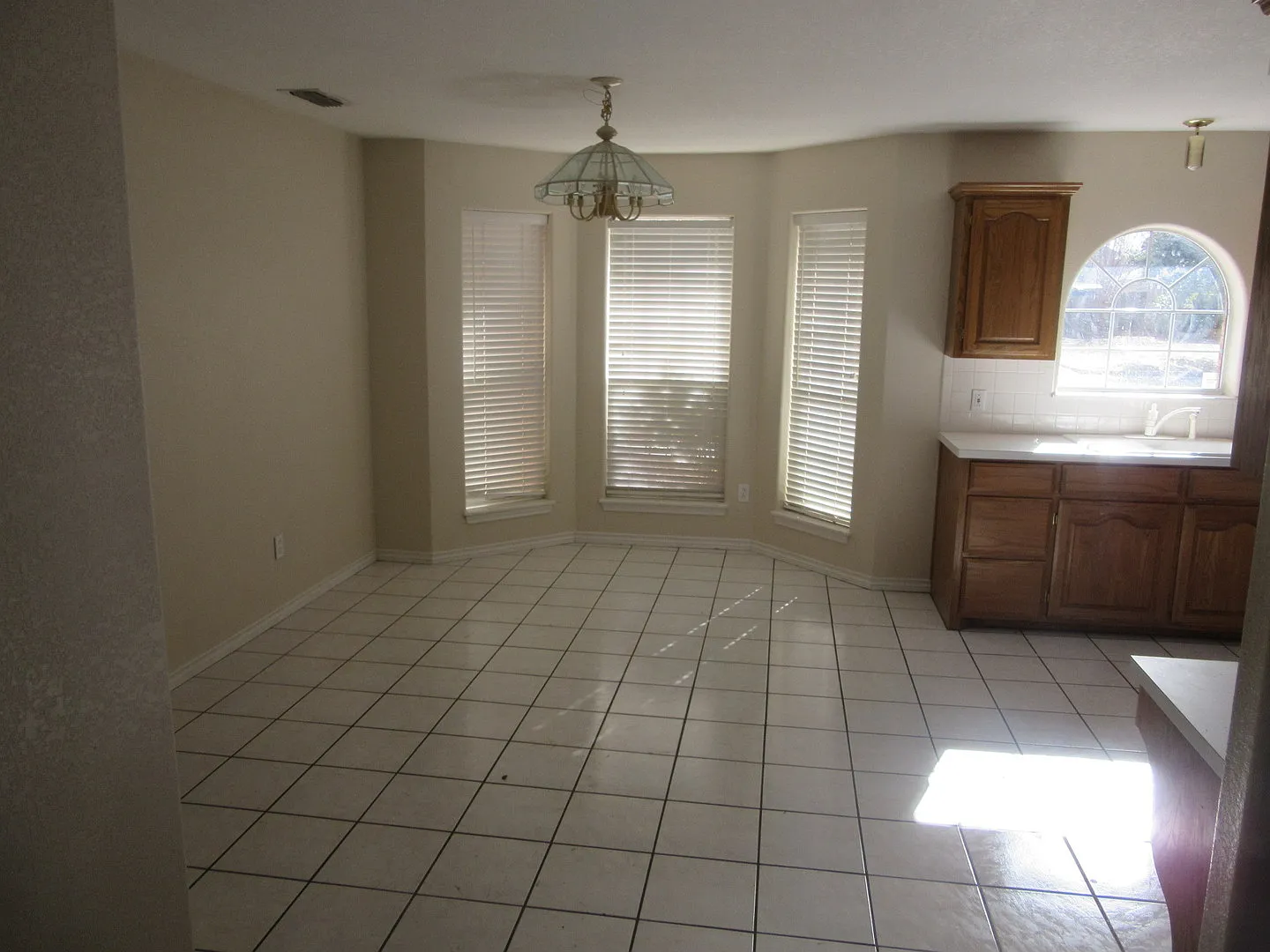 5280 Western Plains — Photo 4