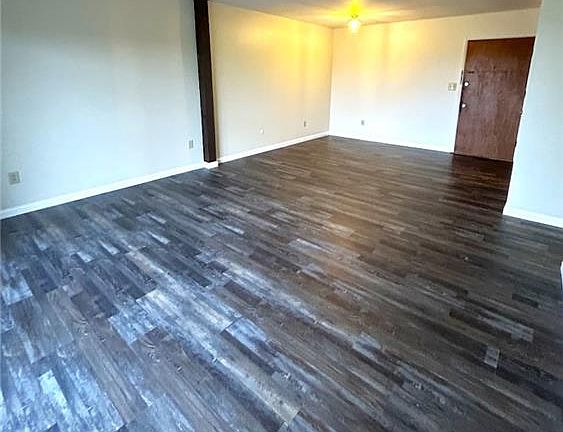 2nd image of 4313 Earl Dr APT B11