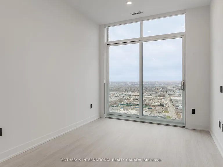 31 Garden Ave #505 — Photo 6
