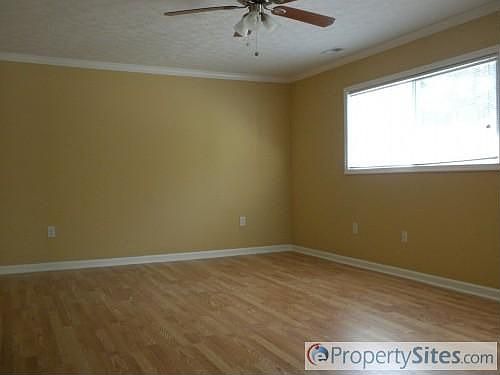 3rd image of 103 Forestview Cir