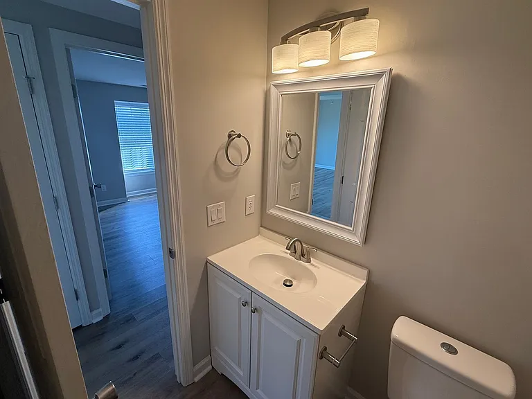 1604 Arlyn Cir #J — Photo 18