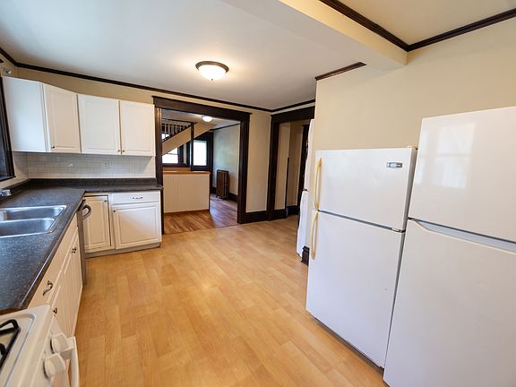 2nd image of 120 N Franklin St #3
