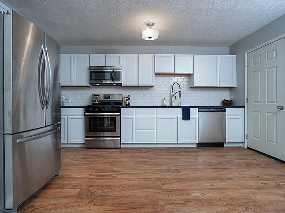5th image of 1923 Trent Way