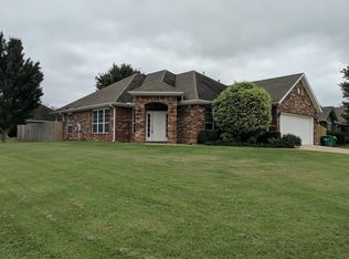 953 Fairfax Ave, Springdale, AR 72764