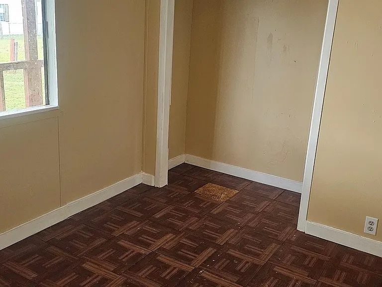 3580 Green Acre Way — Photo 3