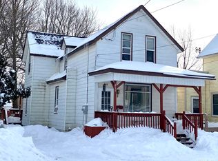 211 W Barnum St, Ishpeming, MI 49849