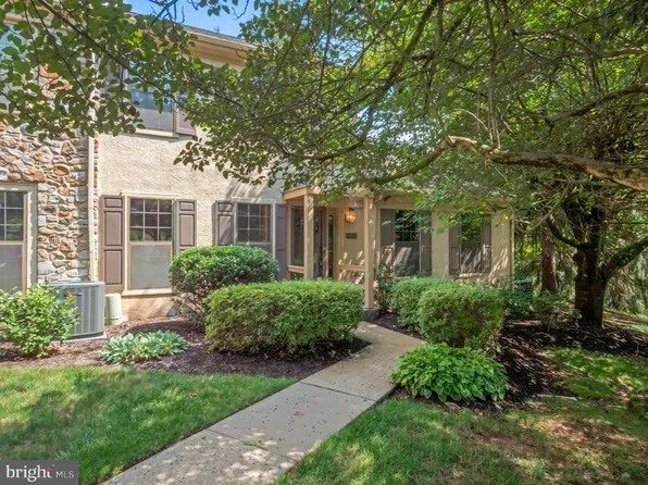 1405 Weatherstone Dr, Paoli, PA 19301