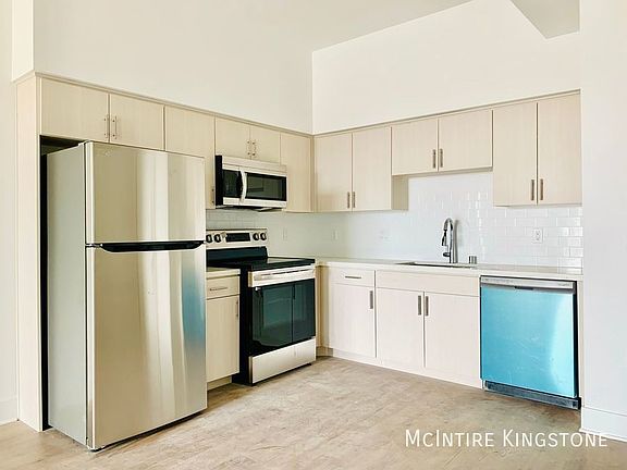 2nd image of 4055 Oakwood Ave #503