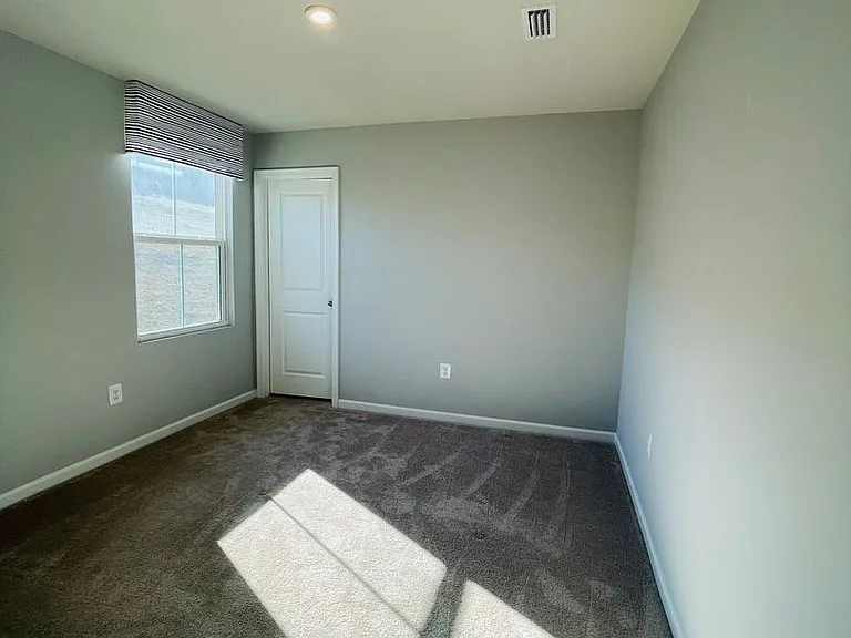 2065 Tailor Dr — Photo 14
