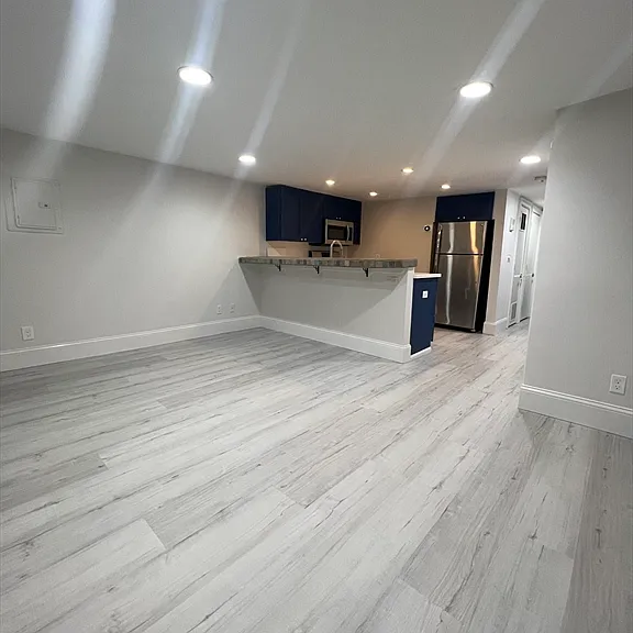571 E Broadway #1 — Photo 4