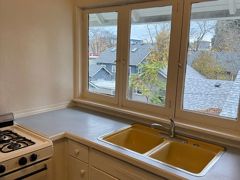 455 W 12th Ave #202 — Photo 9