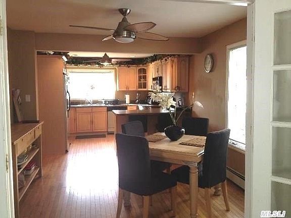 3rd image of 532 Davis St